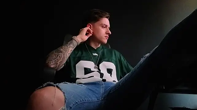 Онлайн чат XXX FelixStarkk