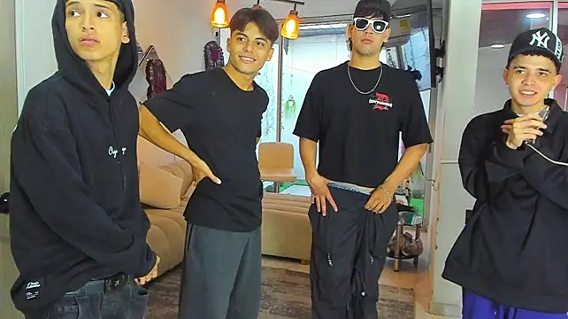 Houseofwarrios Adlı Modelin Canlı XXX Sohbeti