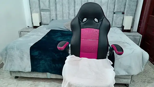 laureentt_ Adlı Modelin Canlı XXX Sohbeti