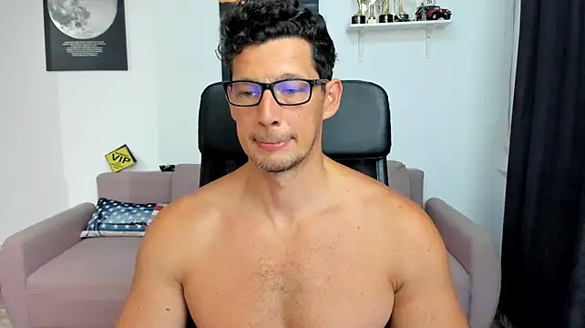 BrutusK08 Chat XXX live