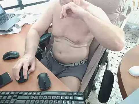 Chat XXX en directo de jdhz02