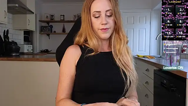 stripmequick Chat XXX live