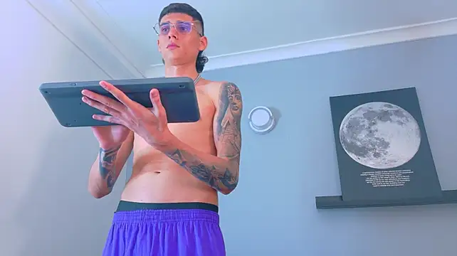 Czat XXX na żywo – BryanGrey__