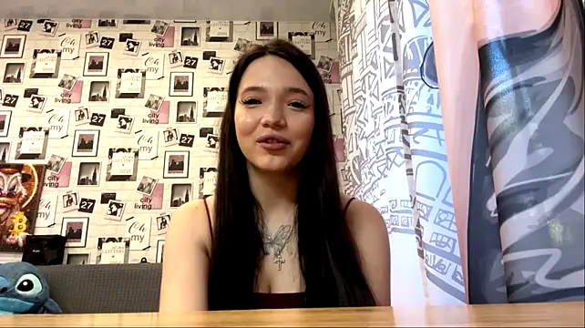 YaelKonwinski's Live Chat Room
