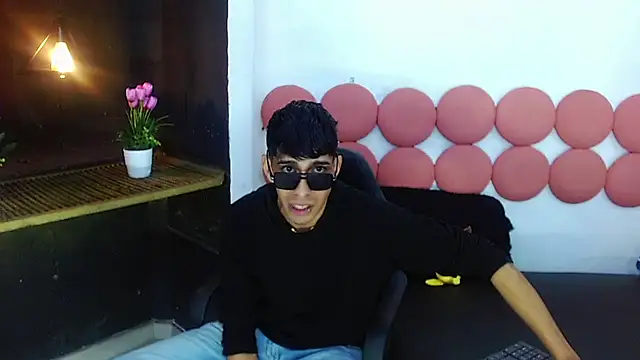 Chatroom XXX en direct de Drake_Jack
