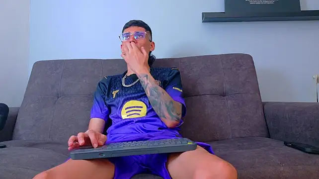XXX chat uživo modela BryanGrey__