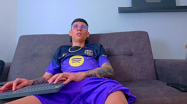 BryanGrey__ élő XXX-chatje