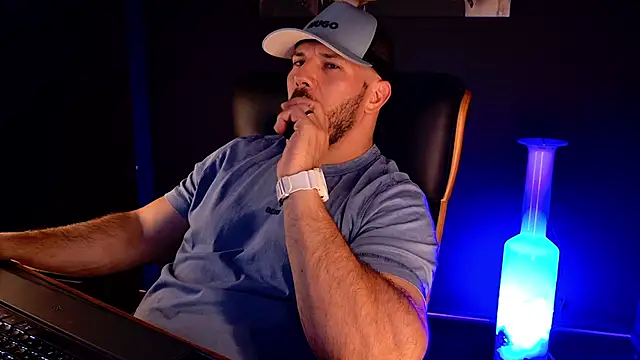 AngeloEric Chat XXX live
