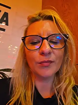 KaylinJan Live XXX-chat