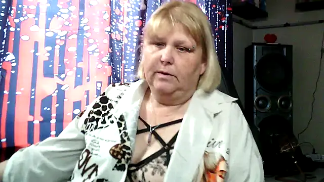 Chat +18 de Sylviastar46 ao vivo