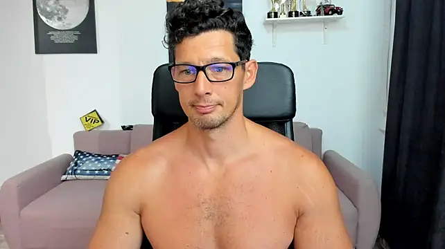 BrutusK08's Live XXX Chat
