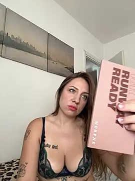 Sashabunny Adlı Modelin Canlı XXX Sohbeti