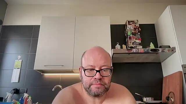 Chat +18 de theitalianbear ao vivo