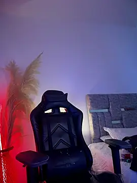 צ'אט XXX בשידור חי של saracaball_