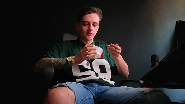 Онлайн чат XXX FelixStarkk