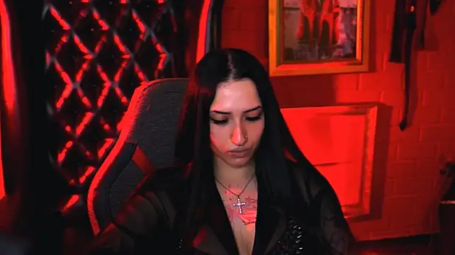 Chat +18 de MonicaLowes ao vivo