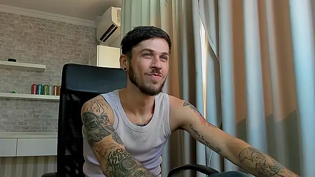 Chat XXX ao vivo de JonahShaw
