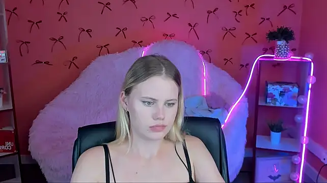LanaWey Adlı Modelin Canlı XXX Sohbeti