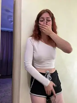 LynaFrost Chat XXX live