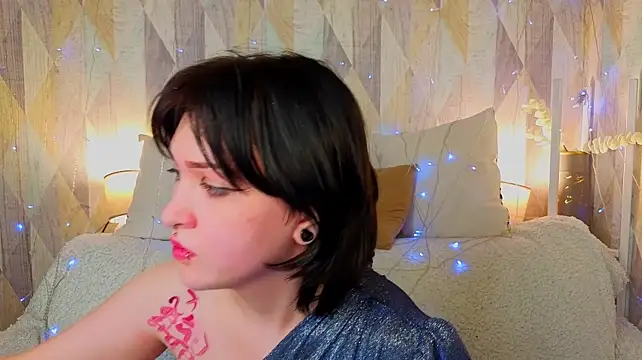 Онлайн чат XXX LisaMallow