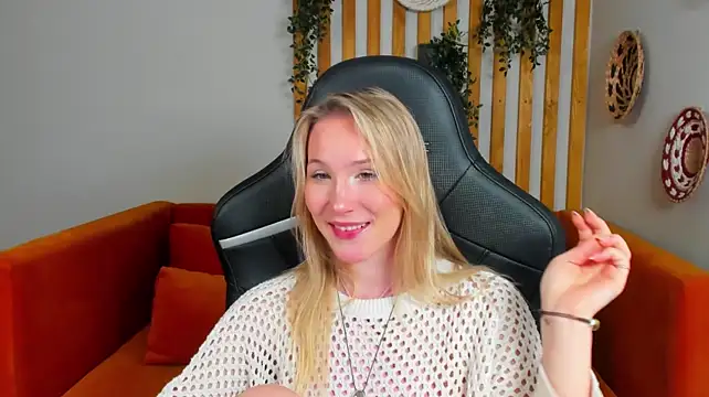 ElaraVoltage Chat XXX in diretta