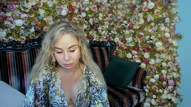 Онлайн чат XXX TIFF_THE_MILF