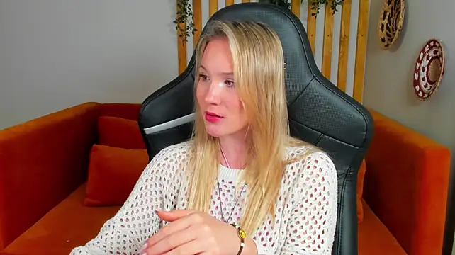 ElaraVoltage 라이브 XXX 채팅