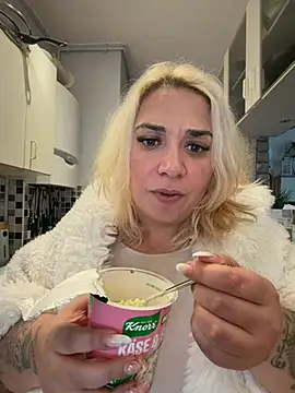 Chat XXX ao vivo de Monageil