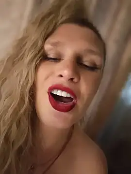 TsPostophere's Live XXX Chat