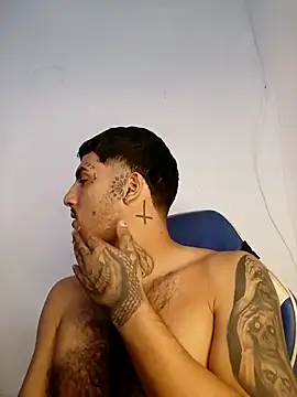 Lord_Luciferhot_Dirty666: διαδικτυακό σόου στην κάμερα