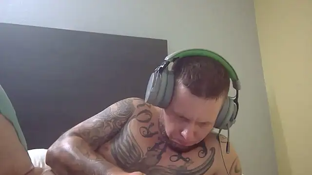 tattedpipeliner élő XXX-chatje