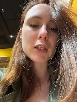 Dina_Tease Adlı Modelin Canlı XXX Sohbeti