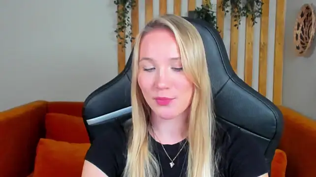 Živý XXX chat ElaraVoltage