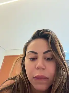Show de LariiHotWife na webcam