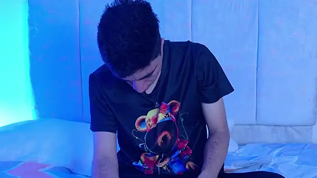 manuel_oa Adlı Modelin Canlı XXX Sohbeti