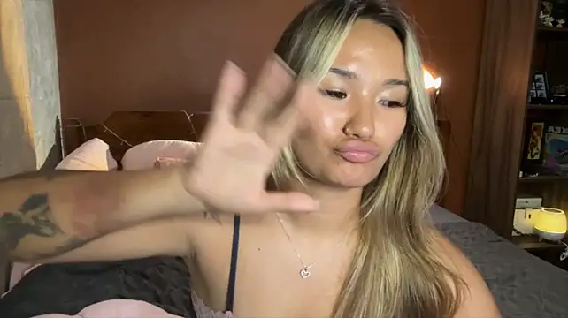 immahawaii's Live XXX Chat