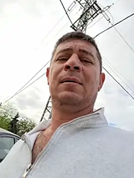 צ'אט XXX בשידור חי של papi08