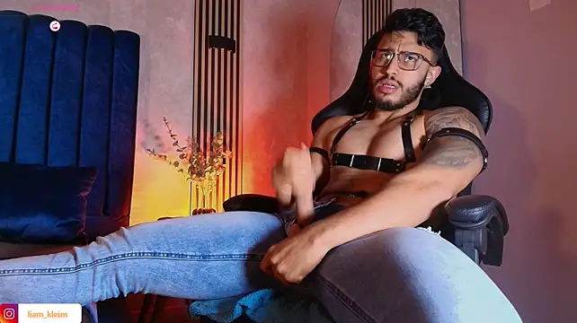 دردشة Liam_Kleiin الجنسية المباشرة