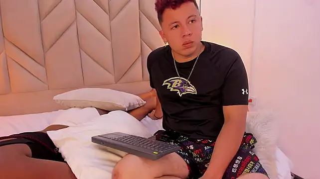 Chat +18 de AxelandVioleta ao vivo