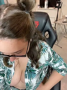 DienkaGreen élő XXX-chatje