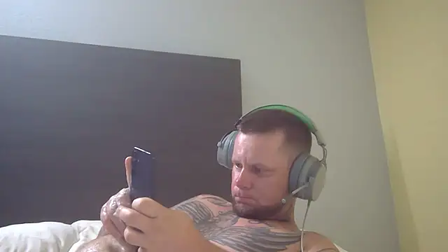 Онлайн чат XXX tattedpipeliner