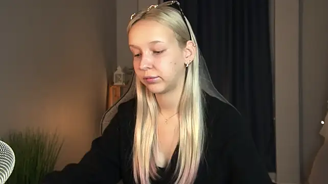 MaoqiBeverly's Live XXX Chat