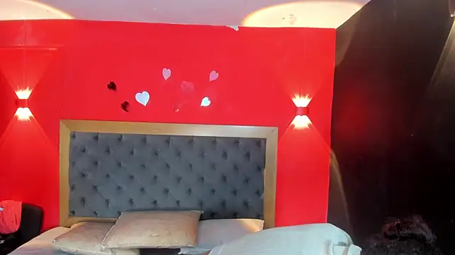 YayaHilton's Live XXX Chat