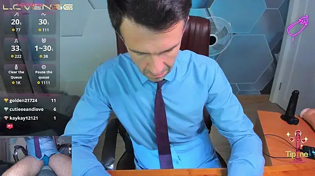 צ'אט XXX בשידור חי של SteveTiger