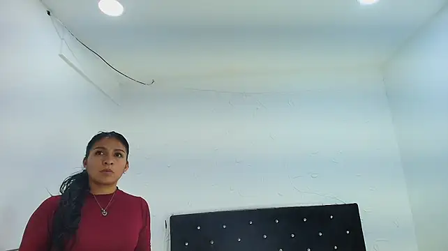 Chat +18 de Melannyy__ ao vivo