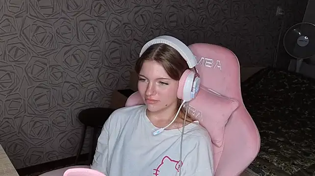 Juliiaa: απευθείας συνομιλία ΧΧΧ