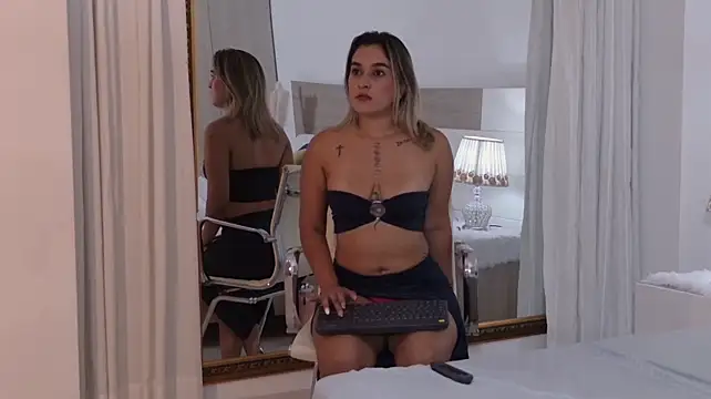 Chat +18 de KristhenBella ao vivo