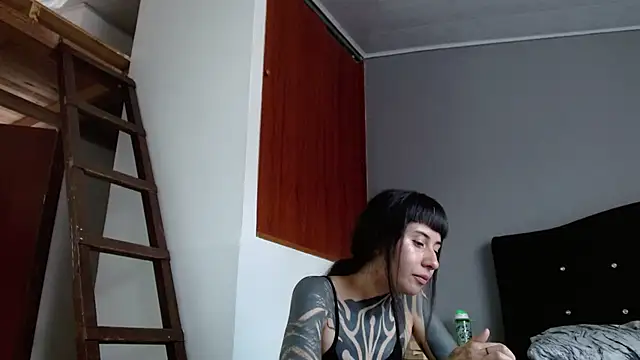 Chat XXX en directo de Emilia_1995