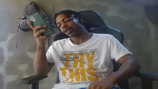 Chat XXX Live Larry-n-clouds