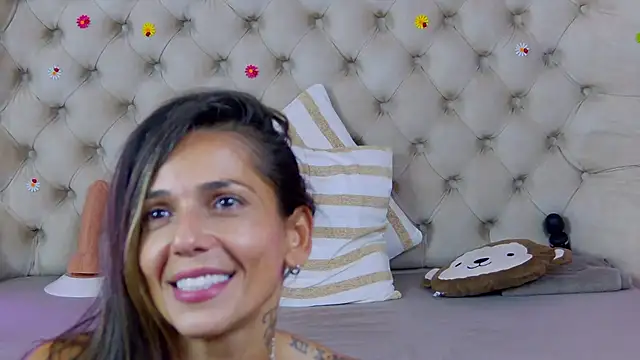 PlayfulShow Chat XXX live